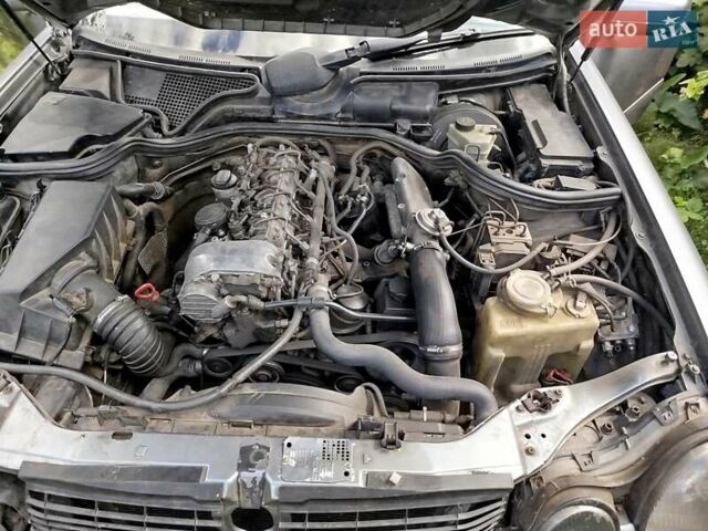 Сірий Мерседес Е-Клас, об'ємом двигуна 2.16 л та пробігом 585 тис. км за 2500 $, фото 11 на Automoto.ua