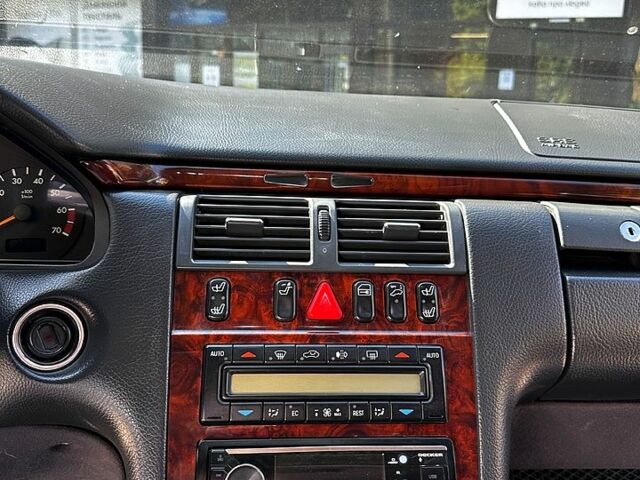 Серый Мерседес Е-Класс, объемом двигателя 2.8 л и пробегом 340 тыс. км за 5000 $, фото 3 на Automoto.ua