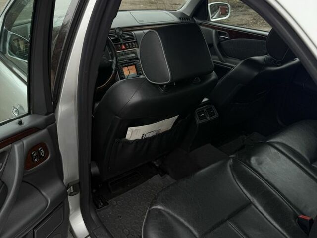 Сірий Мерседес Е-Клас, об'ємом двигуна 2.7 л та пробігом 280 тис. км за 5999 $, фото 6 на Automoto.ua