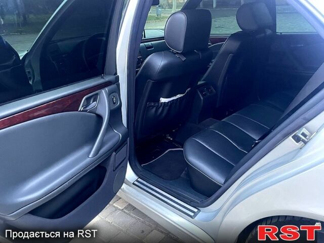 Сірий Мерседес Е-Клас, об'ємом двигуна 2.1 л та пробігом 450 тис. км за 5100 $, фото 5 на Automoto.ua