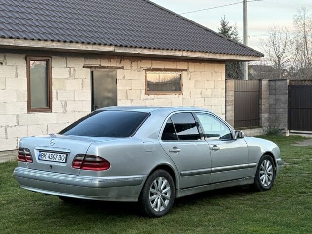 Серый Мерседес Е-Класс, объемом двигателя 2.7 л и пробегом 420 тыс. км за 4500 $, фото 3 на Automoto.ua