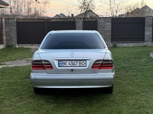 Серый Мерседес Е-Класс, объемом двигателя 2.7 л и пробегом 420 тыс. км за 4500 $, фото 4 на Automoto.ua