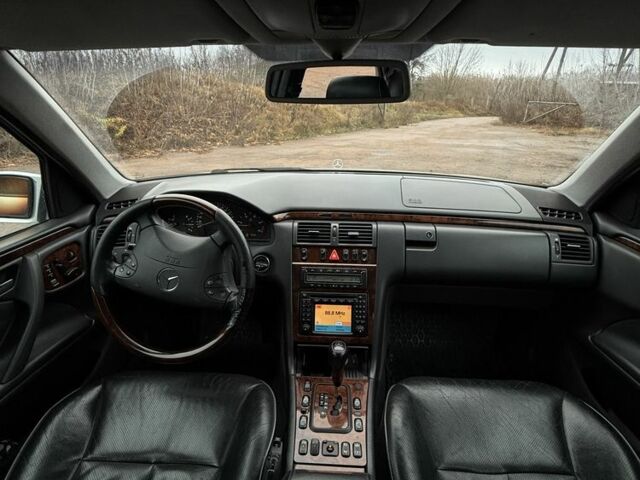 Сірий Мерседес Е-Клас, об'ємом двигуна 2.7 л та пробігом 280 тис. км за 5999 $, фото 8 на Automoto.ua