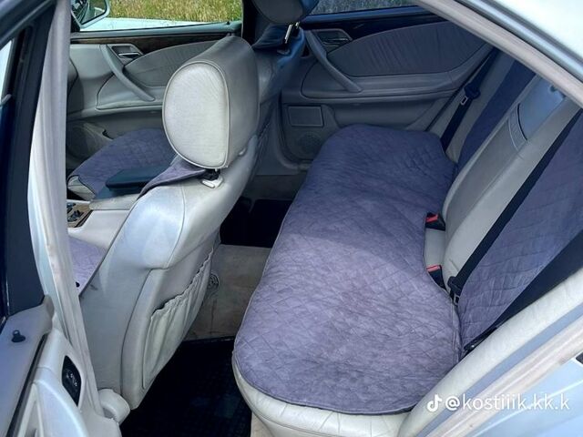 Серый Мерседес Е-Класс, объемом двигателя 3.2 л и пробегом 500 тыс. км за 3000 $, фото 1 на Automoto.ua