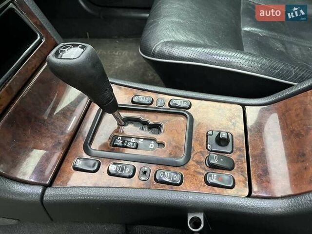 Серый Мерседес Е-Класс, объемом двигателя 3.2 л и пробегом 270 тыс. км за 3200 $, фото 12 на Automoto.ua