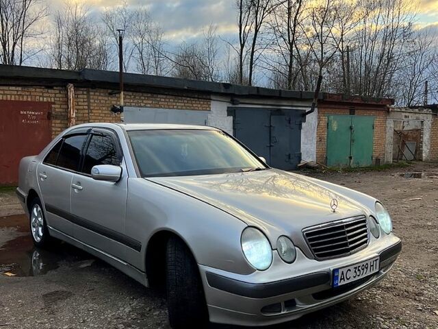 Серый Мерседес Е-Класс, объемом двигателя 2.2 л и пробегом 550 тыс. км за 4500 $, фото 3 на Automoto.ua