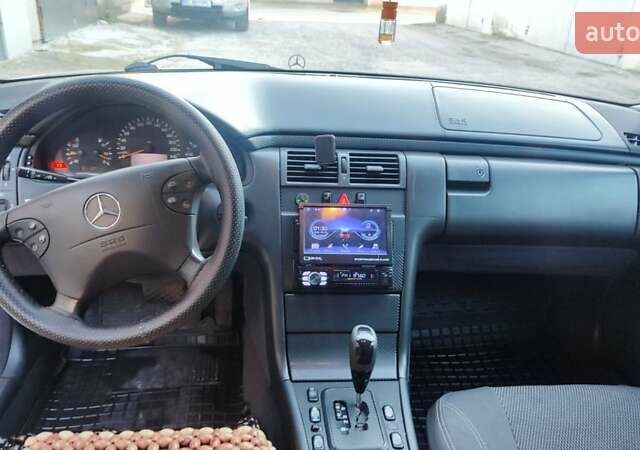 Сірий Мерседес Е-Клас, об'ємом двигуна 2 л та пробігом 389 тис. км за 4000 $, фото 28 на Automoto.ua