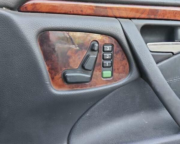 Сірий Мерседес Е-Клас, об'ємом двигуна 2.7 л та пробігом 602 тис. км за 4700 $, фото 5 на Automoto.ua