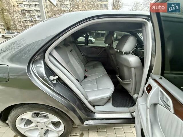 Сірий Мерседес Е-Клас, об'ємом двигуна 2.2 л та пробігом 340 тис. км за 3850 $, фото 56 на Automoto.ua