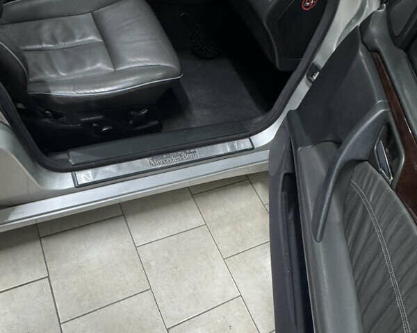 Сірий Мерседес Е-Клас, об'ємом двигуна 2.2 л та пробігом 320 тис. км за 4400 $, фото 10 на Automoto.ua