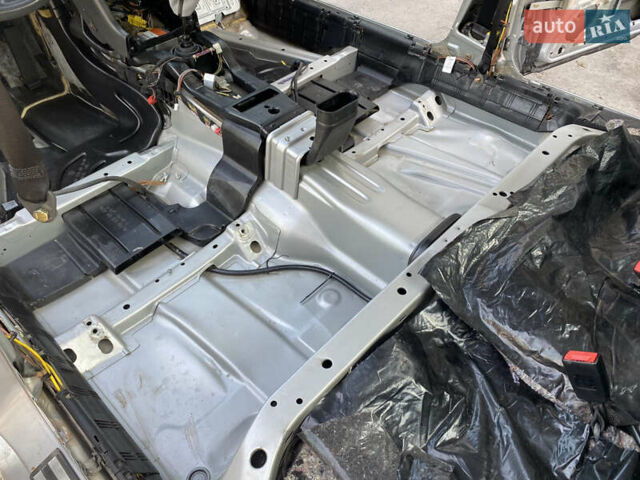 Серый Мерседес Е-Класс, объемом двигателя 2 л и пробегом 208 тыс. км за 6500 $, фото 13 на Automoto.ua