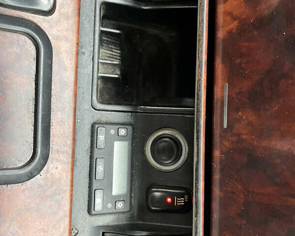 Серый Мерседес Е-Класс, объемом двигателя 2.15 л и пробегом 470 тыс. км за 4300 $, фото 16 на Automoto.ua