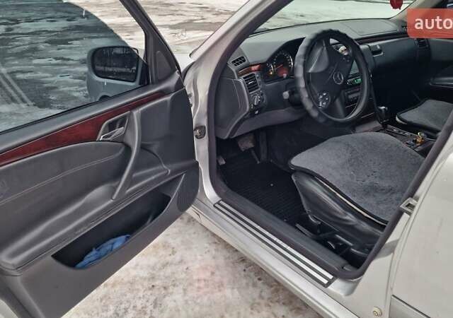 Серый Мерседес Е-Класс, объемом двигателя 2.15 л и пробегом 400 тыс. км за 4500 $, фото 2 на Automoto.ua