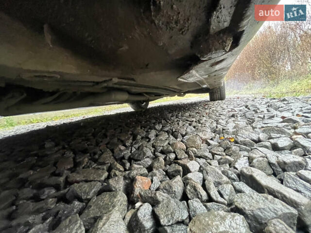 Серый Мерседес Е-Класс, объемом двигателя 2.15 л и пробегом 340 тыс. км за 3400 $, фото 6 на Automoto.ua