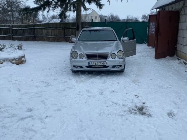 Сірий Мерседес Е-Клас, об'ємом двигуна 4.3 л та пробігом 380 тис. км за 4500 $, фото 3 на Automoto.ua