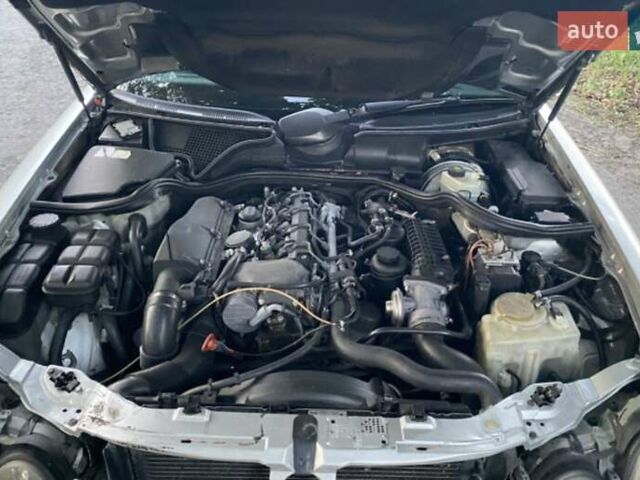 Серый Мерседес Е-Класс, объемом двигателя 2.2 л и пробегом 407 тыс. км за 4750 $, фото 32 на Automoto.ua