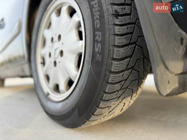 Серый Мерседес Е-Класс, объемом двигателя 2 л и пробегом 330 тыс. км за 2999 $, фото 26 на Automoto.ua