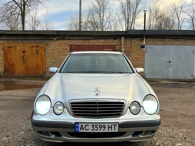 Серый Мерседес Е-Класс, объемом двигателя 2.2 л и пробегом 550 тыс. км за 4500 $, фото 2 на Automoto.ua