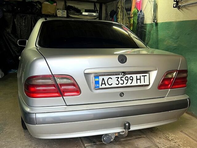 Серый Мерседес Е-Класс, объемом двигателя 2.2 л и пробегом 550 тыс. км за 4500 $, фото 6 на Automoto.ua