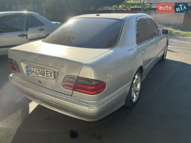 Серый Мерседес Е-Класс, объемом двигателя 4.3 л и пробегом 2 тыс. км за 2500 $, фото 3 на Automoto.ua