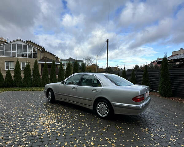 Сірий Мерседес Е-Клас, об'ємом двигуна 2 л та пробігом 88 тис. км за 9600 $, фото 3 на Automoto.ua