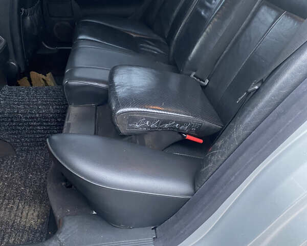 Серый Мерседес Е-Класс, объемом двигателя 3.2 л и пробегом 318 тыс. км за 4000 $, фото 7 на Automoto.ua