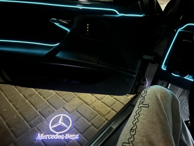 Серый Мерседес Е-Класс, объемом двигателя 2.8 л и пробегом 490 тыс. км за 4400 $, фото 16 на Automoto.ua