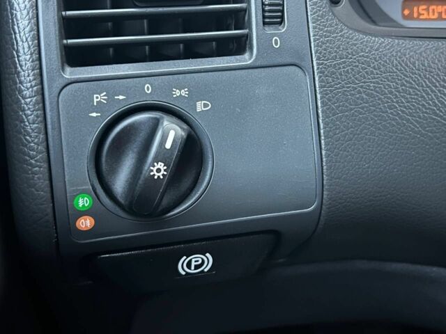 Серый Мерседес Е-Класс, объемом двигателя 3.2 л и пробегом 470 тыс. км за 5100 $, фото 13 на Automoto.ua