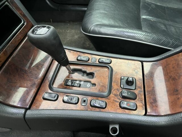 Серый Мерседес Е-Класс, объемом двигателя 3.2 л и пробегом 270 тыс. км за 3200 $, фото 14 на Automoto.ua