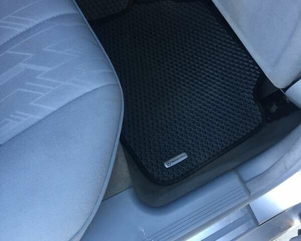 Серый Мерседес Е-Класс, объемом двигателя 2.2 л и пробегом 479 тыс. км за 4500 $, фото 9 на Automoto.ua