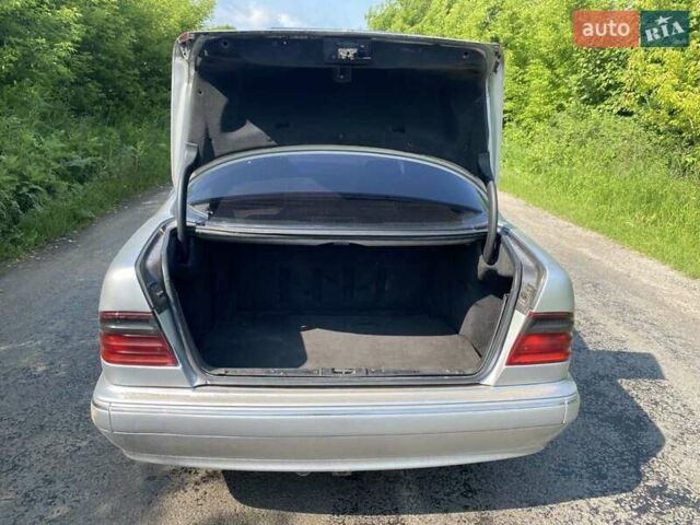 Сірий Мерседес Е-Клас, об'ємом двигуна 2.2 л та пробігом 423 тис. км за 5500 $, фото 7 на Automoto.ua