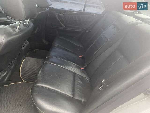 Серый Мерседес Е-Класс, объемом двигателя 3.2 л и пробегом 427 тыс. км за 3700 $, фото 13 на Automoto.ua
