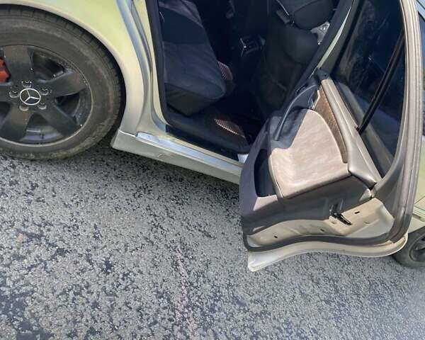 Серый Мерседес Е-Класс, объемом двигателя 2.2 л и пробегом 406 тыс. км за 5500 $, фото 11 на Automoto.ua