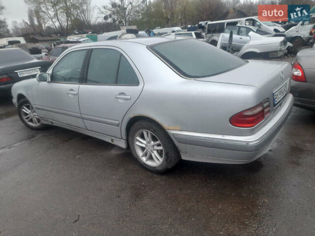 Сірий Мерседес Е-Клас, об'ємом двигуна 2.4 л та пробігом 338 тис. км за 2299 $, фото 11 на Automoto.ua