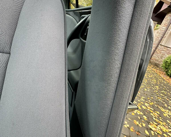 Сірий Мерседес Е-Клас, об'ємом двигуна 2 л та пробігом 88 тис. км за 9600 $, фото 33 на Automoto.ua