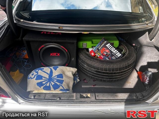 Серый Мерседес Е-Класс, объемом двигателя 2.8 л и пробегом 0 тыс. км за 3950 $, фото 4 на Automoto.ua