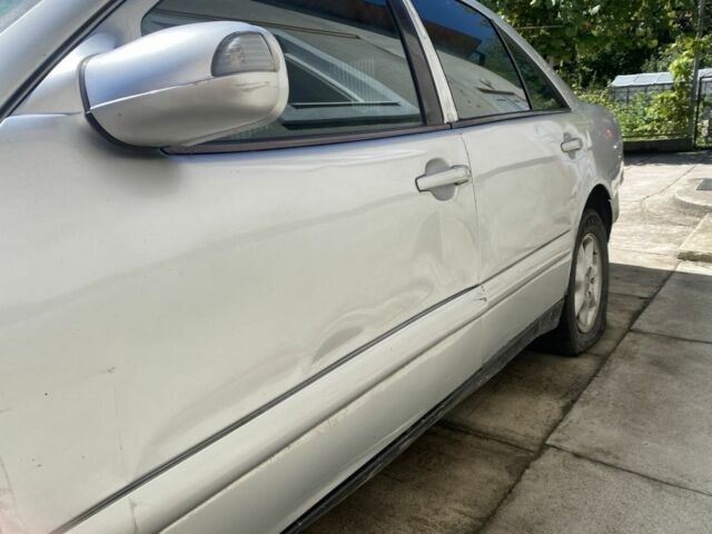 Мерседес Е-Класс 2000 в Самборе на Automoto.ua Серый Мерседес Е-Класс, объемом двигателя 2 л и пробегом 200 тыс. км за 300 $, фото 6 на Automoto.ua