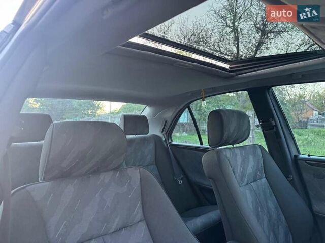 Серый Мерседес Е-Класс, объемом двигателя 2.4 л и пробегом 257 тыс. км за 4100 $, фото 11 на Automoto.ua