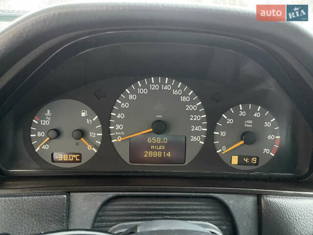 Сірий Мерседес Е-Клас, об'ємом двигуна 4.3 л та пробігом 290 тис. км за 9888 $, фото 5 на Automoto.ua