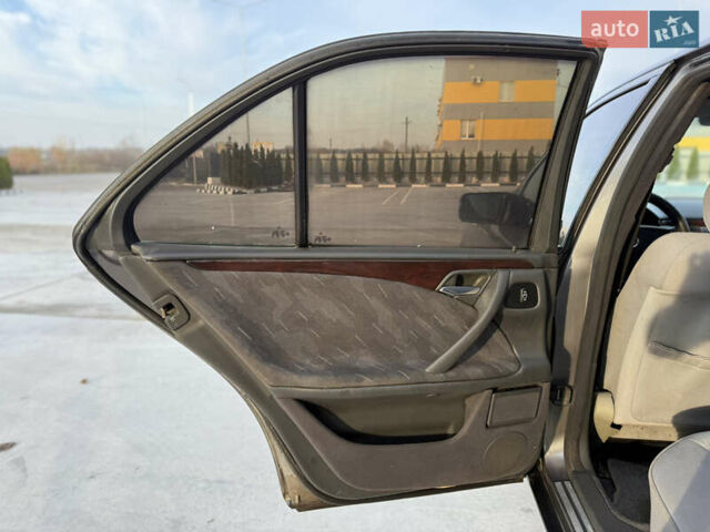 Серый Мерседес Е-Класс, объемом двигателя 2 л и пробегом 330 тыс. км за 2999 $, фото 20 на Automoto.ua