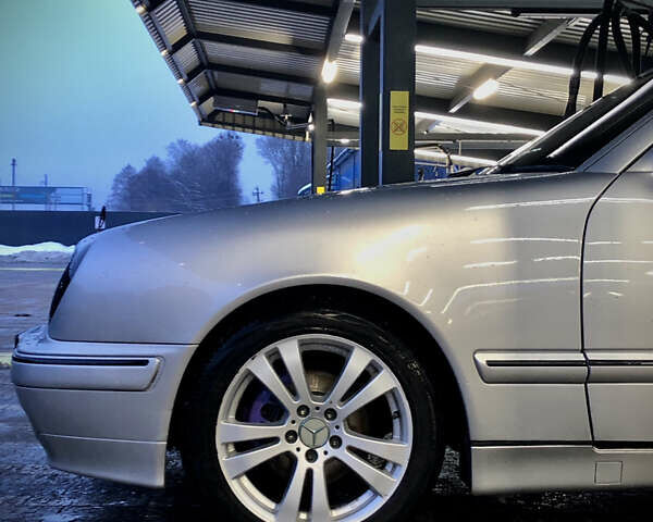 Сірий Мерседес Е-Клас, об'ємом двигуна 2.2 л та пробігом 285 тис. км за 5700 $, фото 9 на Automoto.ua