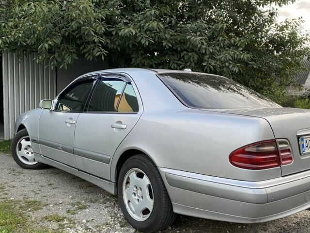 Серый Мерседес Е-Класс, объемом двигателя 2.7 л и пробегом 500 тыс. км за 4150 $, фото 3 на Automoto.ua