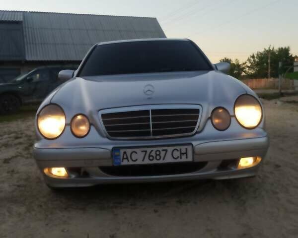 Серый Мерседес Е-Класс, объемом двигателя 3.2 л и пробегом 350 тыс. км за 2700 $, фото 2 на Automoto.ua