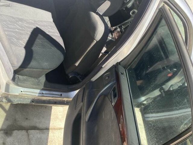 Мерседес Е-Класс 2000 в Самборе на Automoto.ua Серый Мерседес Е-Класс, объемом двигателя 2 л и пробегом 200 тыс. км за 300 $, фото 19 на Automoto.ua