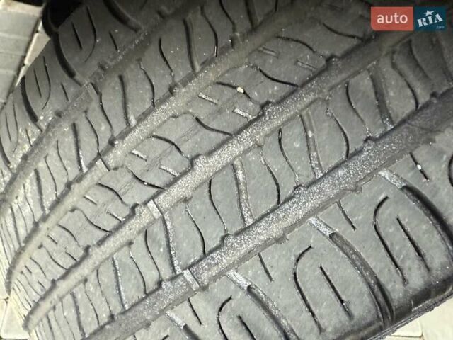 Сірий Мерседес Е-Клас, об'ємом двигуна 2.2 л та пробігом 340 тис. км за 3850 $, фото 31 на Automoto.ua