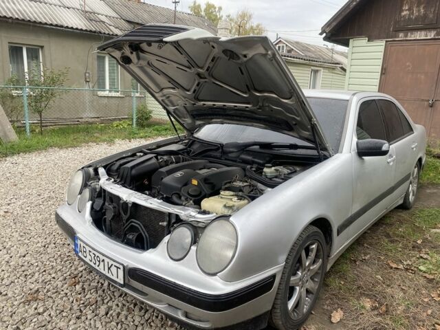 Сірий Мерседес Е-Клас, об'ємом двигуна 2.6 л та пробігом 428 тис. км за 3200 $, фото 3 на Automoto.ua