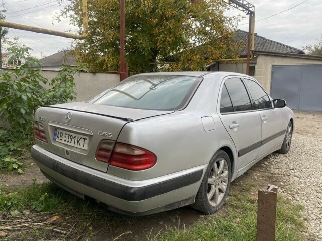 Сірий Мерседес Е-Клас, об'ємом двигуна 2.6 л та пробігом 428 тис. км за 3200 $, фото 1 на Automoto.ua