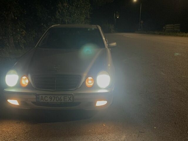 Серый Мерседес Е-Класс, объемом двигателя 3.2 л и пробегом 480 тыс. км за 3900 $, фото 1 на Automoto.ua