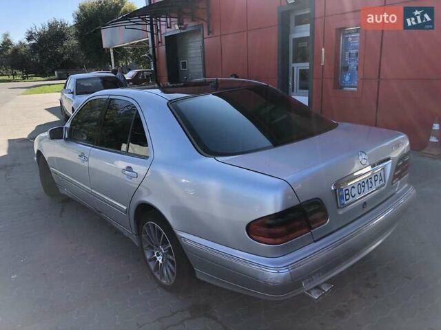 Сірий Мерседес Е-Клас, об'ємом двигуна 4.3 л та пробігом 290 тис. км за 4999 $, фото 11 на Automoto.ua