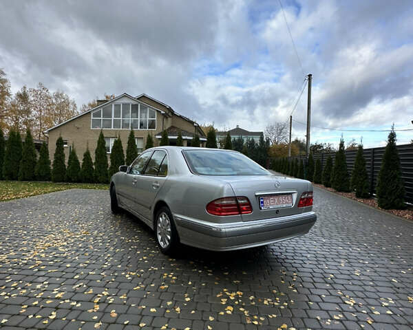 Сірий Мерседес Е-Клас, об'ємом двигуна 2 л та пробігом 88 тис. км за 9600 $, фото 6 на Automoto.ua